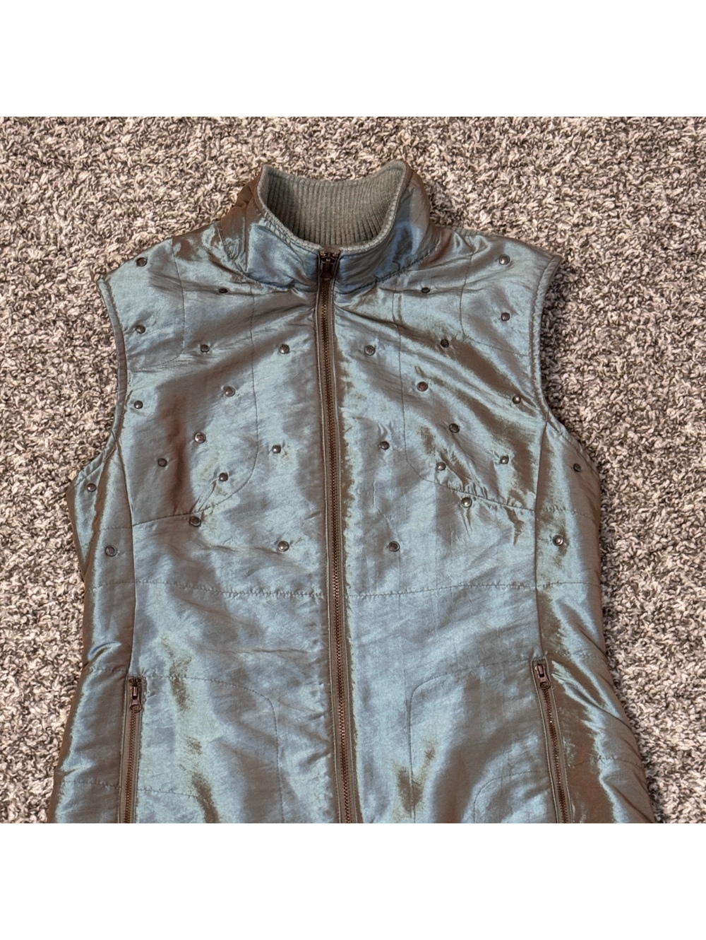 Y2K Metallic Puffer Vest – Rib Knit Back – Gray/Taupe – Snap Detail